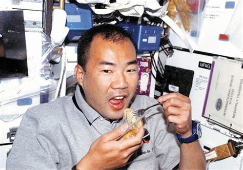 12月18日 なんの日 宇宙でラーメンを食べる日